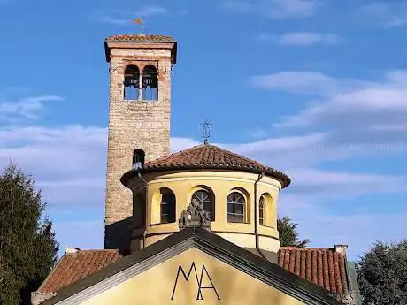 Photo de Chiesa S. Pietro ai Campi