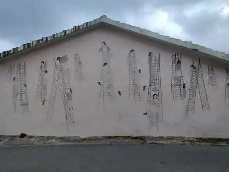 Street-art - women and ladders