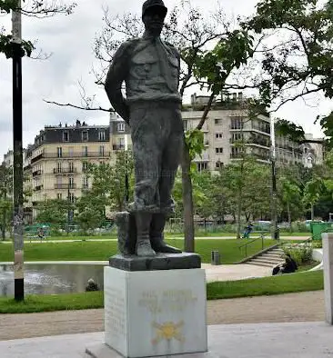 Monument au Maréchal Juin