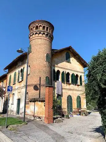 Municipio e torre antico castello