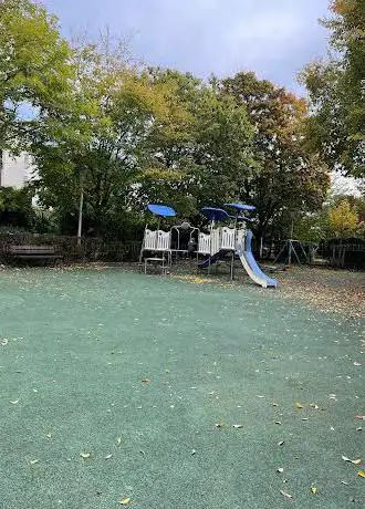 Photo de Aire de jeux d'enfants