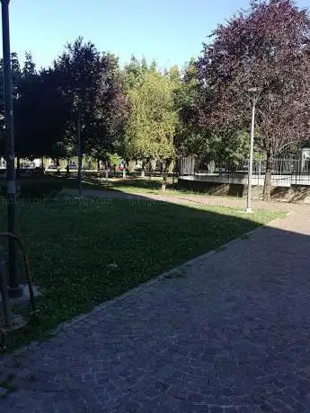 Photo de Parco pubblico - Giuseppe Lazzati