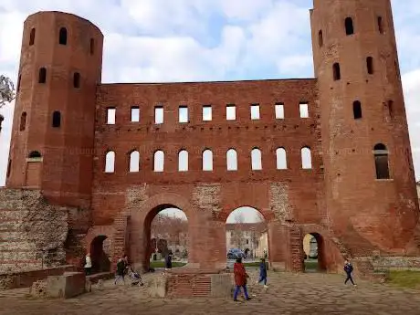 Monument to Julius Caesar