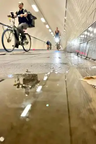 Voetgangerstunnel naar rechteroever