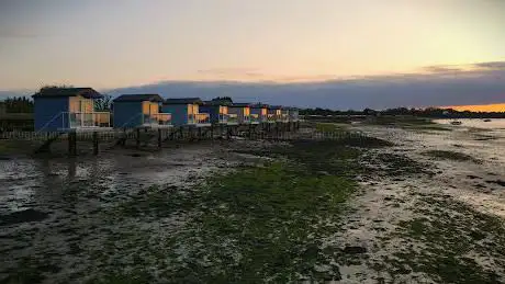 Photo de Osea beach huts
