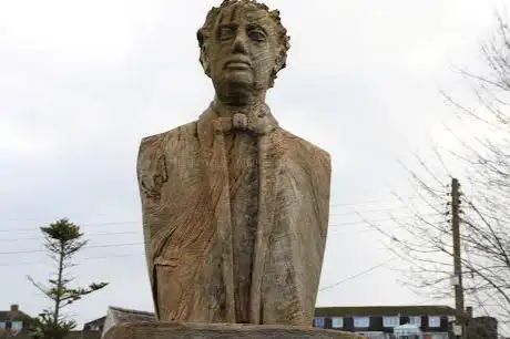 Dylan Thomas Statue