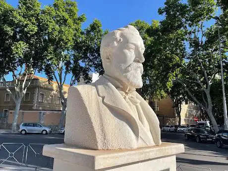 Photo de Monumento a Marcos Jiménez de la Espada
