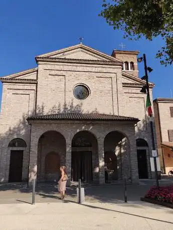 Photo de Church of the Blessed Heart