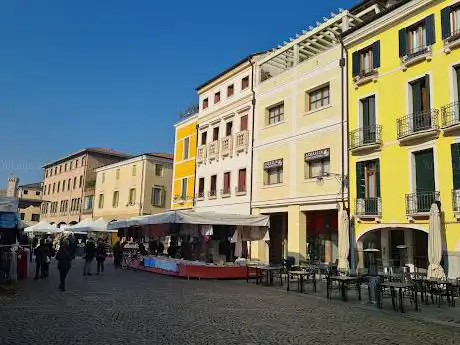 PIAZZA MAGGIORE