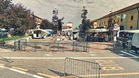 Photo de Mercato di Villastellone del Lunedì