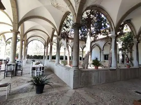 Photo de Santuari de Santa Maria de Montserrat de Pedralbes