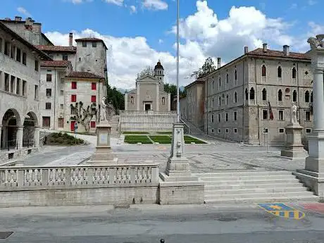 Photo de Piazza Maggiore
