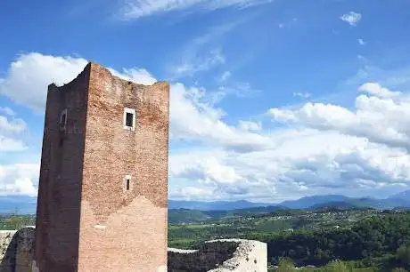 Photo de Castello della Bellaguardia (Castello di Giulietta)