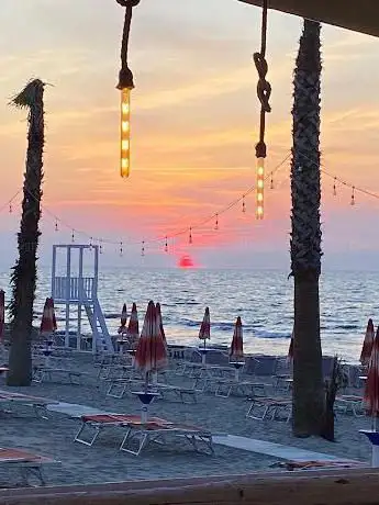 Photo de Mambo Beach Club