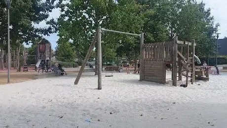 Pleine de Jeux Parc de la Ligne 28
