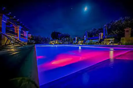Photo de Trulli800 - Trulli for rent with swimming pool
