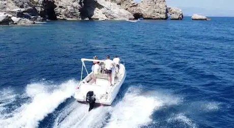 Photo de Apicella Rent Boat | Noleggio barche a Castellammare del Golfo