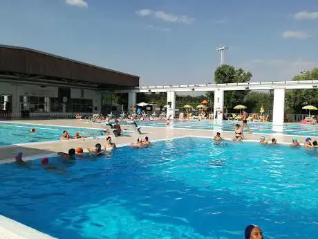 Swimming Acquadream of Osio Sotto