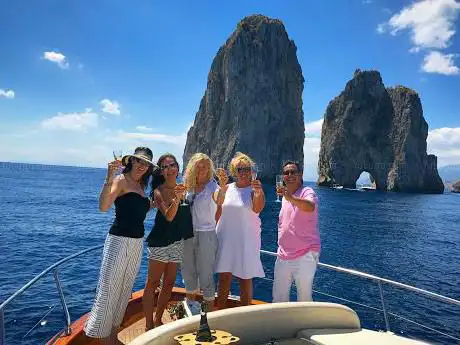 Photo de Sorrento Coast Charter