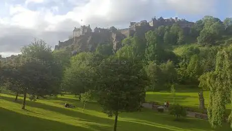 Photo de Edinburgh Castle - Mill's Mount Battery