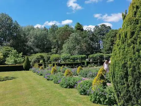 Photo de Little Ponton Hall