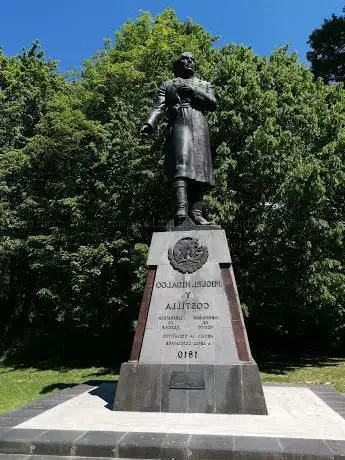 Statue de Miguel Hidalgo y Costilla