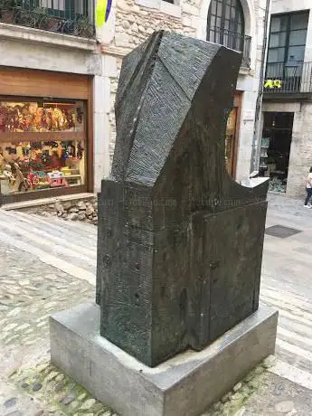 Photo de Monument als arquitectes de la Catedral de Girona de J.M. Subirachs