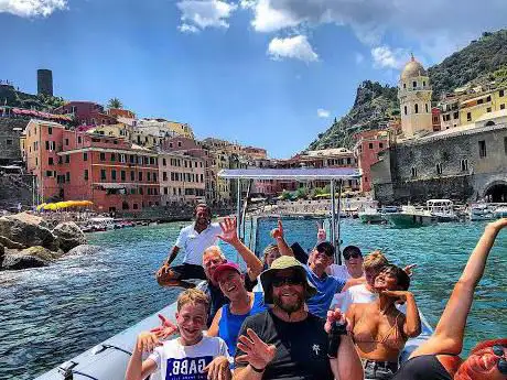 Photo de Cinque Terre Sea Tours