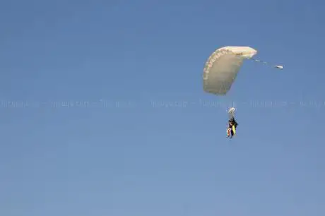 Photo de Scuola Paracadutismo e lanci Tandem