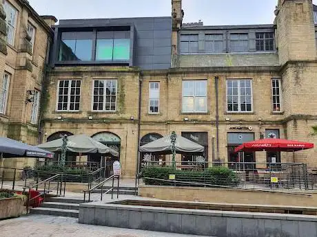 Leopold Square Fountains