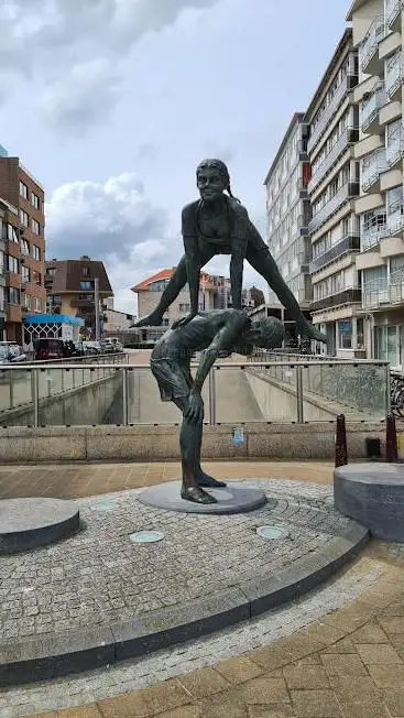 Haasje over - beeldhouwwerk Jan Dieusart
