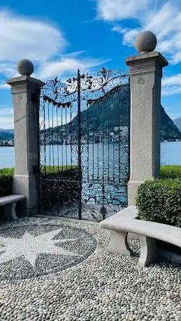 Photo de Cancello sul lago di Lugano