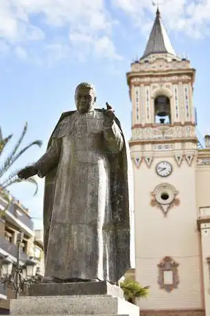 Monumento a Manuel González García. Arcipreste de Huelva