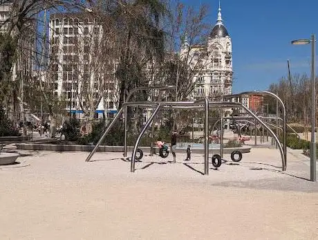 Photo de Parque infantil Plaza España