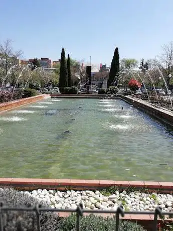 Photo de Plaza del Laberinto
