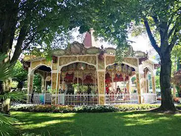 Photo de The British Carousel