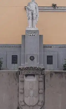 Photo de Estatua de González Tablas