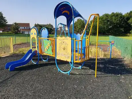 Photo de Wheatfield Road Playground