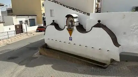 Photo de Fuente Lucena o Fuente de los Doce Caños