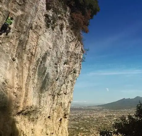 Photo de Falesia Di Lettere - Climbing In Napoli