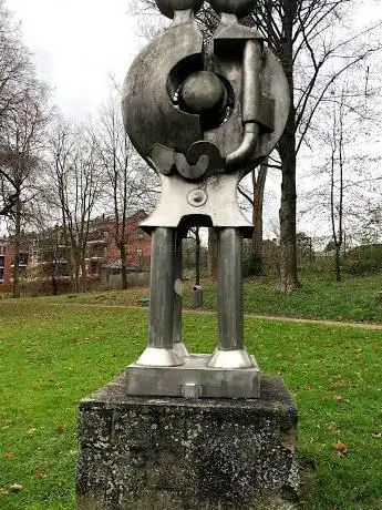 Sculpture métallique.