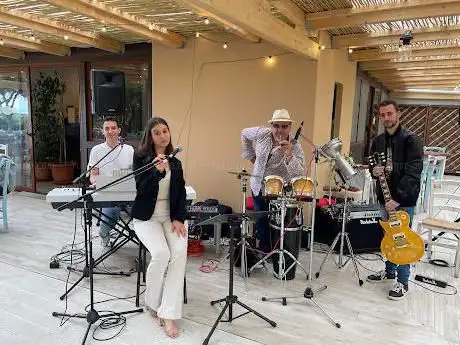 The White lady band