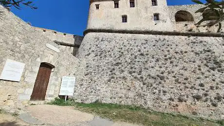 Le Fort Carré