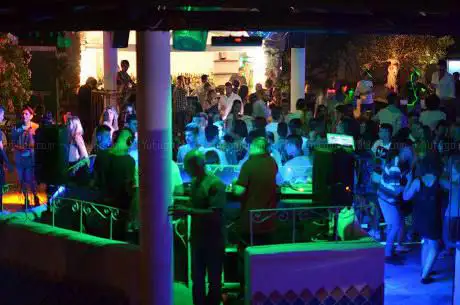 Estasi's Disco Club