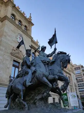 Photo de Monumento a los Cazadores de Alcántara