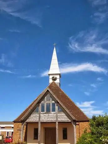 St Christopher's Church : Warden Hill
