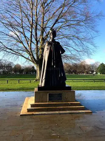 Photo de HM Queen Elizabeth II Statue