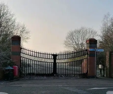 Photo de Sutton Manor Colliery Main Gates