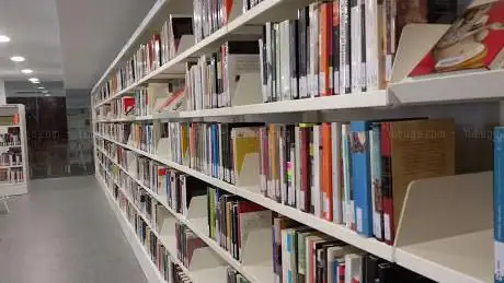 Photo de Biblioteca Vall d'Alfatà (Santa Susanna)