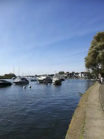 Photo de Christchurch Harbour